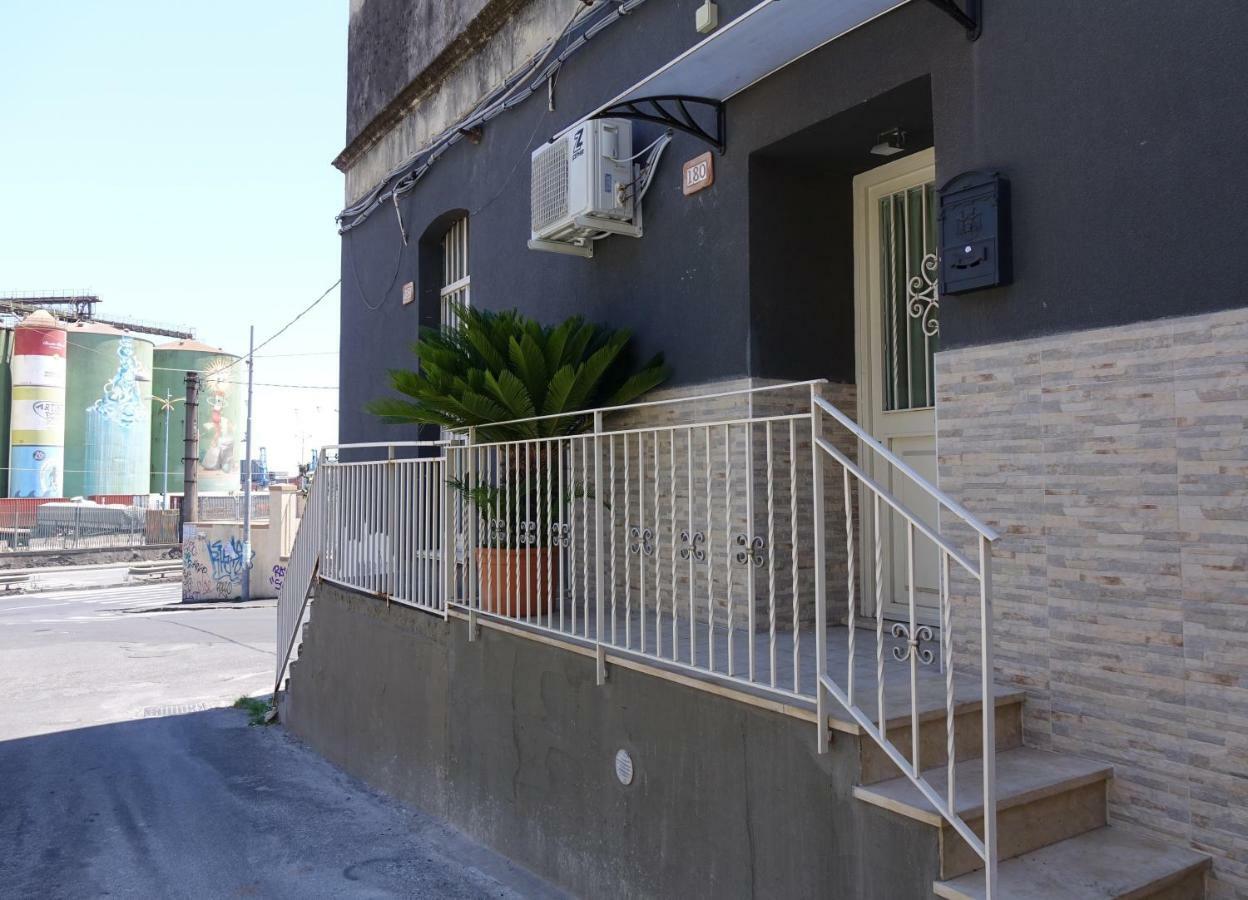 شقة Giader'S House - Free Parking كاتانيا المظهر الخارجي الصورة